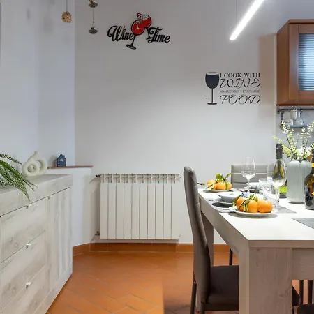 Guesthost - Piazza Artigiani Lovely * Pisa