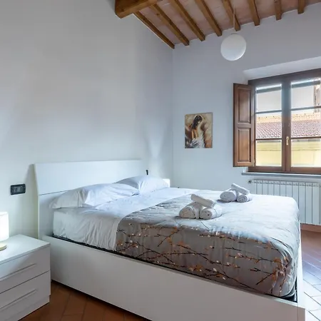 Guesthost - Piazza Artigiani Lovely Lägenhet *